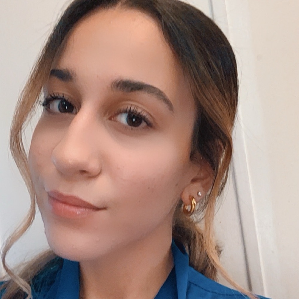 Meet your Posher, Carolina